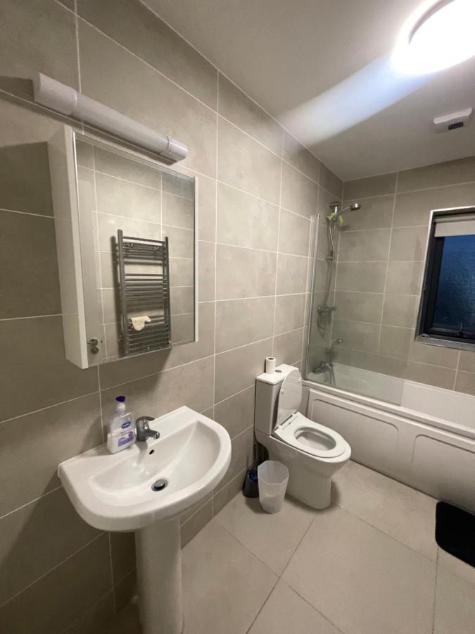 Private Room In A New Shared Apartment Мейнут Екстериор снимка