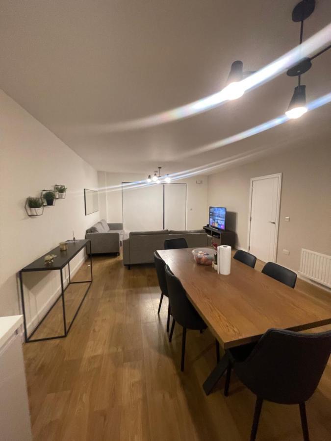 Private Room In A New Shared Apartment Мейнут Екстериор снимка